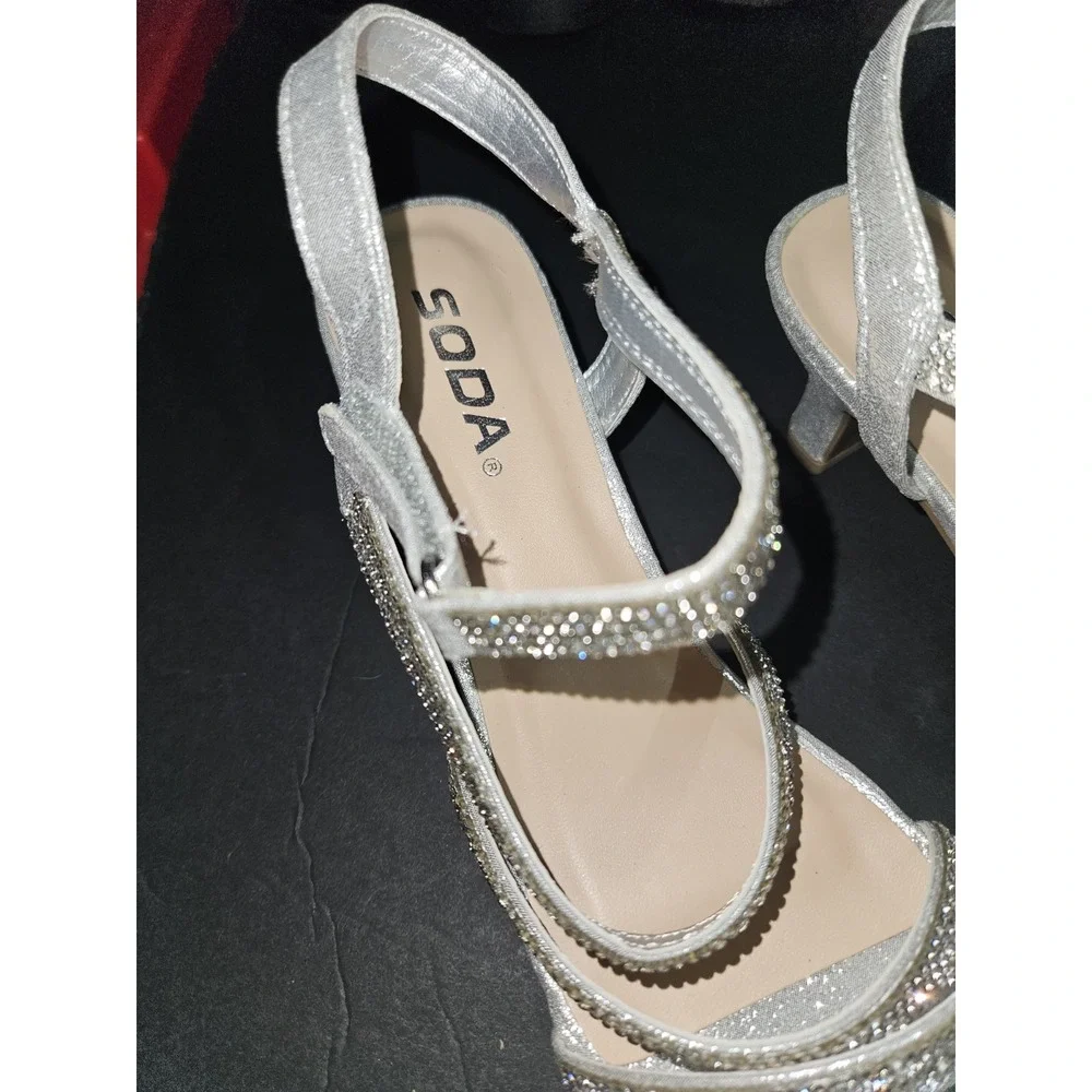 4.5 Soda Strappy‎ Sandals Rhinestones New No Tags